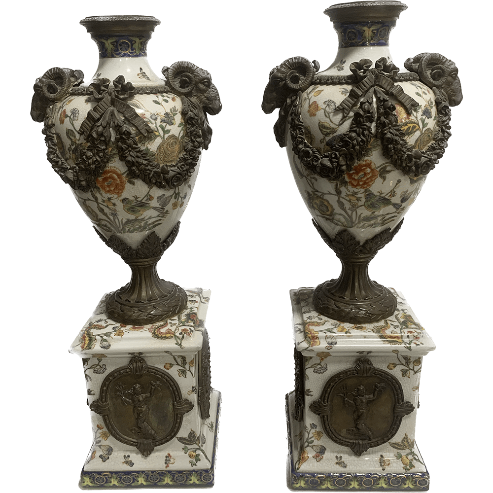 Pareja de jarrones de ceramica con bronce