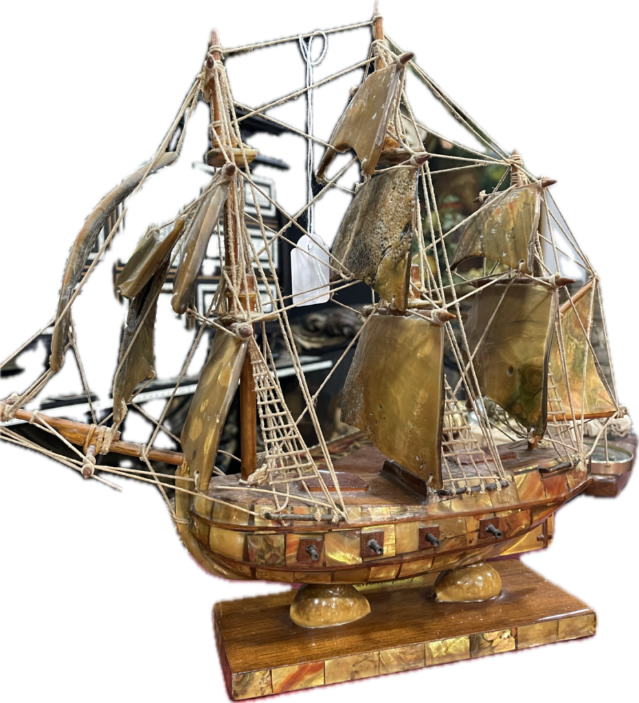 escultura de barco